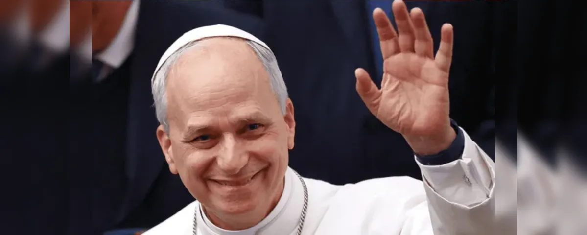 Papa Leão XIV passou por cirurgia para a retirada de um nódulo pulmonar nesta terça-feira (13), em Roma.