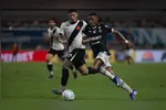 Vasco da Gama e Remo brigam para fugir do Z-4 do Brasileirão. Enquanto o clube carioca recorre a empréstimos para contratar, o Leão Azul segue respeitando seus limites financeiros.