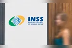 Revisão do INSS pode aumentar o valor da aposentadoria em alguns casos. Veja quais períodos, contribuições e informações podem ser analisados pelo segurado.
