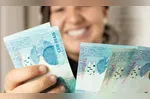 Trabalhadores com carteira assinada têm direito ao pagamento do 13º salário; primeira parcela deve ser paga até 30 de novembro.