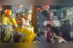 Criança de 5 anos foi resgatada com vida dos escombros após o desabamento na Penha(SP), enquanto a irmã, de 7 anos, continua desaparecida.