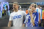 Meia Marcinho e Pampam no gramado do Mangueirão