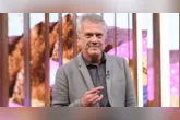 Pedro Bial revelou que convive com enfisema pulmonar após anos de tabagismo; apresentador deixou de fumar depois dos 50 anos.