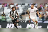 Fluminense perde por 3 a 1 para o Atlético-MG na Arena MRV, em partida marcada por falhas defensivas e pela homenagem a Paulo Angioni, morto aos 80 anos.