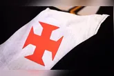 Os sócios do Vasco aprovaram a venda da SAF para Almirante Participações, levando a mudanças significativas no controle do clube.
