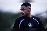 Jajá confia na vitória do Remo contra o Bahia. O atacante fala sobre seu momento artilheiro e a importância do apoio da torcida.