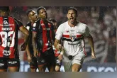 São Paulo vence o Vitória por 2 a 1 com dois gols de Calleri e retorno de Lucas. Confira os destaques da partida e os próximos confrontos das equipes.