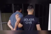 Ele foi localizado por policiais civis enquanto trabalhava nos estúdios da emissora