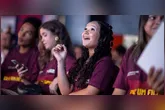 Uma câmera nas mãos de um jovem pode significar muito