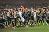 Galo bateu o Peixe e tirou onda depois