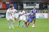 Flamengo vence Bahia por 3 a 0 e se mantém líder da Série A.
