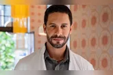 O médico César descobrirá uma prova que poderá inocentar Adriana