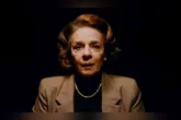 Apesar das suspeitas levantadas ao longo da trama, Diná (Rosi Campos) não é a mãe biológica de Heitor.