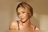 Bianca Rinaldi celebra 52 anos com reflexão e foto nua. A atriz destaca gratidão e a importância de cuidar da criança interior.