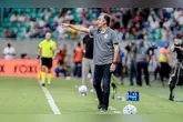O técnico reconheceu que o time não soube lidar com a pressão adversária na saída de bola, principalmente após o primeiro gol sofrido.
