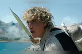 Joseph Zada interpreta um Haymitch ainda jovem e esperançoso, 24 anos antes dos eventos do primeiro filme da saga.