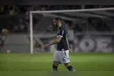 Segundo a súmula do árbitro Wilton Pereira Sampaio, Poveda disse à equipe de arbitragem: "vocês são fracos e tendenciosos".