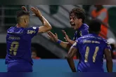 Jogadores do Palmeiras comemoram a vitória de 3 a 0 no jogo da ida da competição contra o Santos