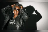 A cantora reviverá os grandes sucessos da carreira ao lado de Arthur Espíndola e passeia pelas músicas que marcaram época.