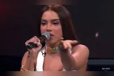 Durante a atração, Anitta comentou as apresentações dos participantes e também opinou sobre os figurinos escolhidos por alguns deles.