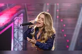 Nas redes sociais, a cantora alegou disse que o pouso ocorreu com segurança.