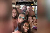 A publicação feita no Instagram mostrou as famílias do jogador e da influencer juntas.