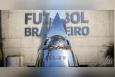 Descubra os clubes garantidos e ameaçados na Série B do Brasileiro de 2027 e as expectativas para uma Super Série B empolgante!