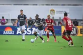 Clube do Remo negocia renovação de Tchamba por três temporadas; descubra o que falta para o acordo ser fechado.