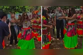 Vestindo uma saia de carimbó, Anitta dançou ao lado de integrantes de um grupo parafolclórico da região