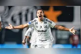 Willian Arão abriu o placar pelo Santos na Vila.