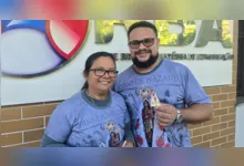 Cláudia e Gleison caminham de Santo Antônio do Tauá até Belém para cumprir uma promessa feita a Nossa Senhora de Nazaré após a recuperação do filho, Paulo Henrique, que nasceu prematuro e foi diagnosticado com hidrocefalia.