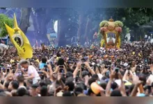 As arquibancadas destinam-se ao público que deseja acompanhar a passagem da Trasladação e da grande procissão de domingo