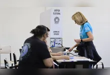 TRE-PA registra 21 ocorrências com urnas e 12 prisões no Pará durante as Eleições 2026. Entenda os detalhes sobre a segurança eleitoral.