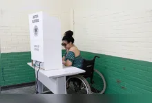 Eleitores com deficiência em Belém podem solicitar transporte gratuito para votação. Saiba como fazer o pedido e entender as condições.