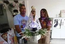 Harley e Rosângela confeccionam todos os anos um manto iluminado para a imagem de Nossa Senhora de Nazaré no Círio.