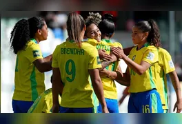 Seleção Brasileira venceu a Tanzânia por 4 a 1; zagueira Thay assinou o tento histórico na competição.
