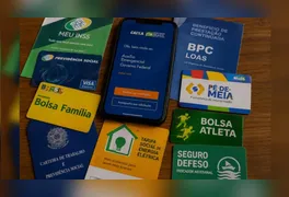 Programas oferecem apoio financeiro, descontos e isenções para estudantes, idosos, trabalhadores e famílias de baixa renda.