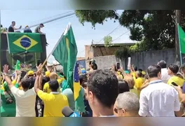 Flavio Bolsonaro esteve em Maraba´na manhã desta segunda (19)
