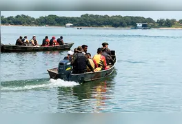 Equipes do Corpo de Bombeiros, militares do 52º BIS e diretoria do Círio avaliam as condições de navegabilidade do Rio Tocantins, em Marabá.