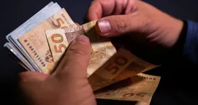 A primeira parcelo do 13º salário estará na conta em novembro
