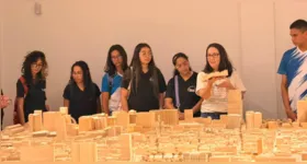 Estudantes da Escola Maria Luiza da Costa Rego participaram da ação educacional sobre o patrimônio de Belém e montaram maquetes de prédios históricos da cidade