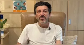 Lito Sousa deixou o hospital e passou a receber cuidados em casa após diagnóstico de doença rara; residência foi adaptada para oferecer atendimento de home care 24 horas.