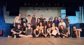 Grupo Magiluth promove oficina gratuita de artes cênicas em Belém, com formação em direção, dramaturgia, interpretação e produção.
