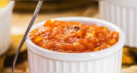 O doce de abóbora com coco é uma sobremesa tradicional, fácil de preparar e que combina com queijo fresco ou meia-cura.
