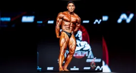 Ramon Dino terminou em terceiro lugar no Mr. Olympia 2026, na Classic Physique, e não conseguiu repetir o título conquistado em 2025.