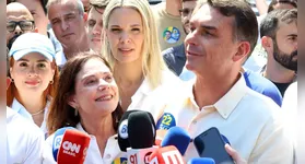 Flávio Bolsonaro confirma participação no debate da Band com Lula, marcando o primeiro confronto no segundo turno das eleições presidenciais.