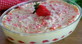Passo a passo da receita de morango cravejado de travessa