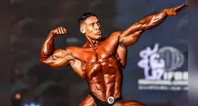 Descubra tudo sobre o Mr. Olympia 2026, com mais de 400 atletas em 12 categorias, incluindo destaques brasileiros e critérios de avaliação.