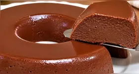 A receita é prática porque dispensa o forno e utiliza o liquidificador