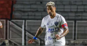O Paysandu enfrentou a Inter de Limeira com a marca da Bet da Sorte na camisa; patrocínio ainda estava dentro do prazo de transição definido pelo governo federal para retirada das bets dos uniformes.